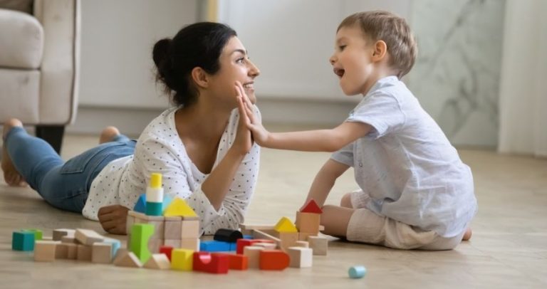 Hogyan érjük el, hogy a gyermek figyeljen ránk – kiabálás és büntetés nélkül?