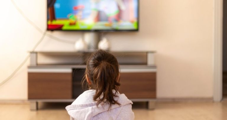 Rajzfilmek és a gyermeklélek: ártatlan szórakozás vagy rejtett veszély?