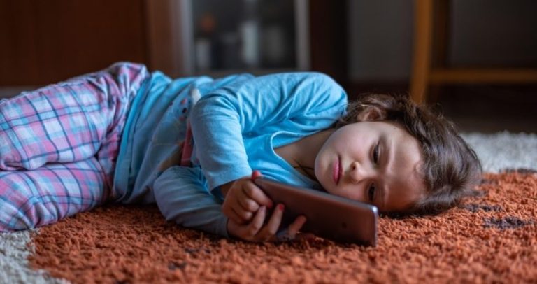 A telefon – tudásforrás vagy a valóságból való menekülés?