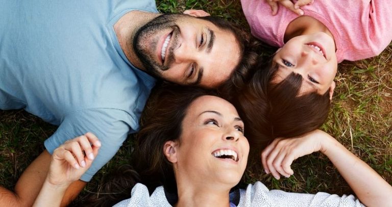 Hogyan magyarázzuk el gyengéden a gyermeknek, hogy nem körülötte forog a világ?